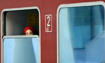 Смяната на часовото време в неделя ще засегне 29 влака