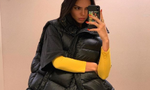 Кендал Дженър с гореща сесия по бански посред зима