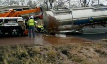 Река от шоколад се изля на магистрала Аризона