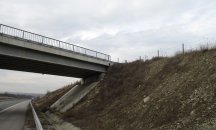 Задигнаха предпазни парапети на АМ „Марица”