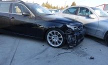 Тийнейджъри потрошиха 16 коли в автокъща в Шумен
