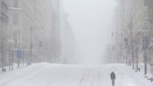 Хиляди отменени и забавени полети в САЩ заради снежна буря