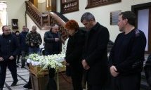 Близки и приятели си взимат последно сбогом с Иван Вуцов