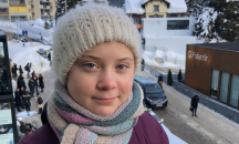 Ученичка пристигна в Давос с влак, отправя еко послание