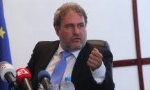 Боил Банов връща от Германия незаконно изнесени археологически ценности