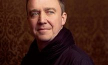 Диригентът на Пражката опера с концерт в зала "България"