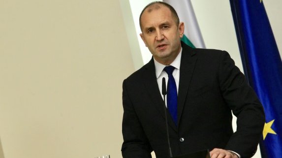 Румен Радев отново в международна изолация