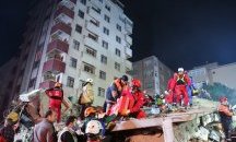 Намериха живо дете изпод руините на блока в Истанбул
