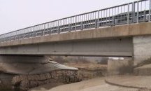 Опасен мост, построен преди четири години, вече заплашва минувачи