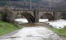 Заради пяната в Струма проверяват осем предприятия