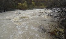 Водите на Струма почерняха в центъра на Перник