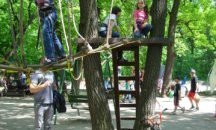 Търсят се инструктори за въжения парк в местността "Бачиново"