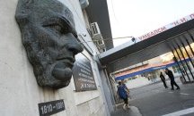 11-годишно момиче скочи от третия етаж заради скандали в семейството