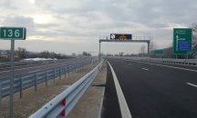 Камион се преобърна на "Струма"