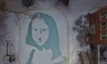 Канадец изрисува Мона Лиза от сняг в двора на къщата си