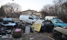 Разкриха депо за крадени авточасти и автомобили край Радомир