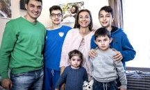 Семейството на Владо Николов се разменя с това на радио звезда от Бургас в „Смени жената“