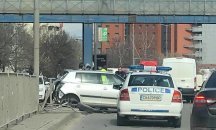 Верижна катастрофа блокира голям столичен булевард