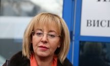 Мая Манолова ще се срещне с протестиращи медицински сестри