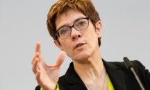 Лидерката на ХДС: Тоалетните за трети пол са за мъже, които не знаят дали ще седят, или ще са прави