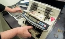 Задържаха банкова служителка, присвоила 1 млн. лева