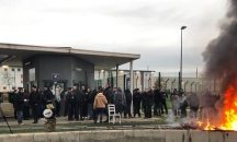 Надзиратели блокираха затвори във Франция след нападение от затворник