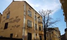 Превръщат бивш архитектурен паметник в центъра на София в офис сграда