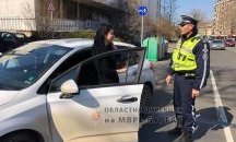 Ето как полицаите в Бургас проверяват дамите зад волана