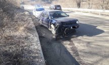 Шофьор загина на място при сблъсък със стена в Долни Чифлик