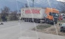Катастрофа на ТИР и кола на пътя Ботевград-Мездра взе жертва