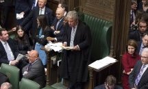 Британските депутати ще гласуват серия от алтернативни планове за Brexit