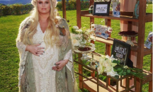 Джесика Симпсън показа третото си дете веднага след раждането 