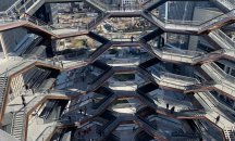 Безкрайни стълби привличат туристи в Манхатън