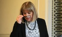 Цецка Цачева подава оставка