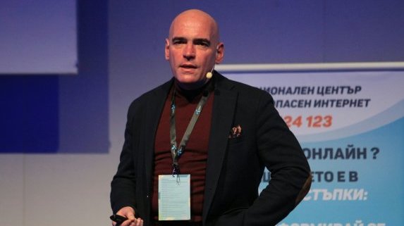 Една от 10 жени след 15-годишна възраст е преживяла кибернасилие