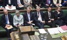 Британският парламент поема контрола над Brexit