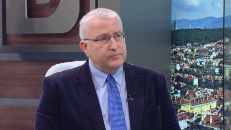 Проблеми с полета забавили Светослав Малинов за гласуването на пакет „Мобилност”