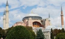 Франция и Гърция критикуват смяната на статута на "Света София"