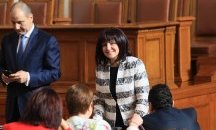 Цвета Караянчева атакува Елена Йончева и Корнелия Нинова