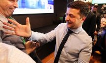 Шоуменът Зеленский спечели първия тур на изборите за президент в Украйна