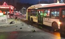 Автобус от градския транспорт помете светофари в Пловдив