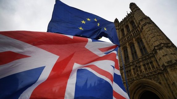 Недостиг на гориво, храни и лекарства заплашва Великобритания при Brexit без сделка