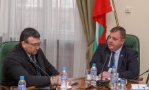 Каракачанов: Полицията си върши работата, местната власт – не