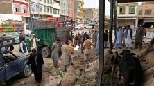 Бомба избухна в магазин за хранителни стоки в Кета, Пакистан. Според данните жертвите на атентата са 13 убити и 30 ранени