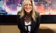  Саманта Фокс продава сутиените си за 100 евро