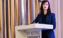 Мария Габриел стартира кампания за нулева толерантност към онлайн насилието над жените