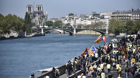 Арести на "жълти жилетки" в началото на протестния поход в Париж