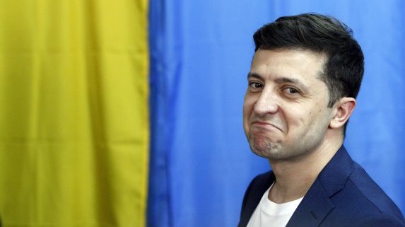 Зеленски пя песен на Еминем пред журналисти: Ще ги бием всичките