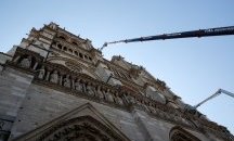 По-голямата част от Нотр Дам е спасена от разпадане