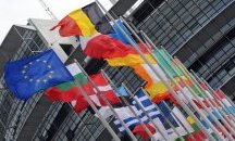 Говорител на ЕК: Комисията наблюдава скандала с вилите в България